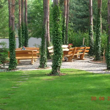 Hotelik Gosciniec Pod Sosnami Drzonkow Zielona Gora  Exterior photo