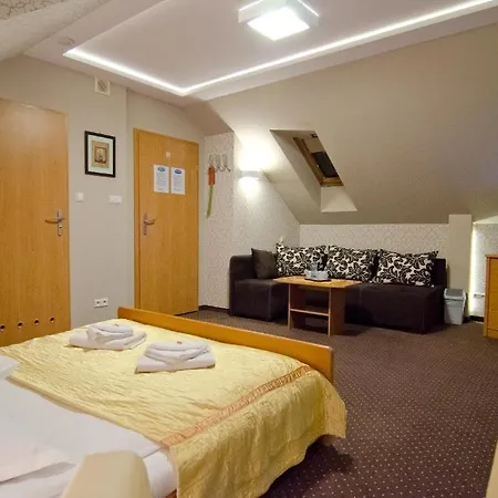 Hotelik Gosciniec Pod Sosnami Drzonkow Zielona Gora  Exterior photo