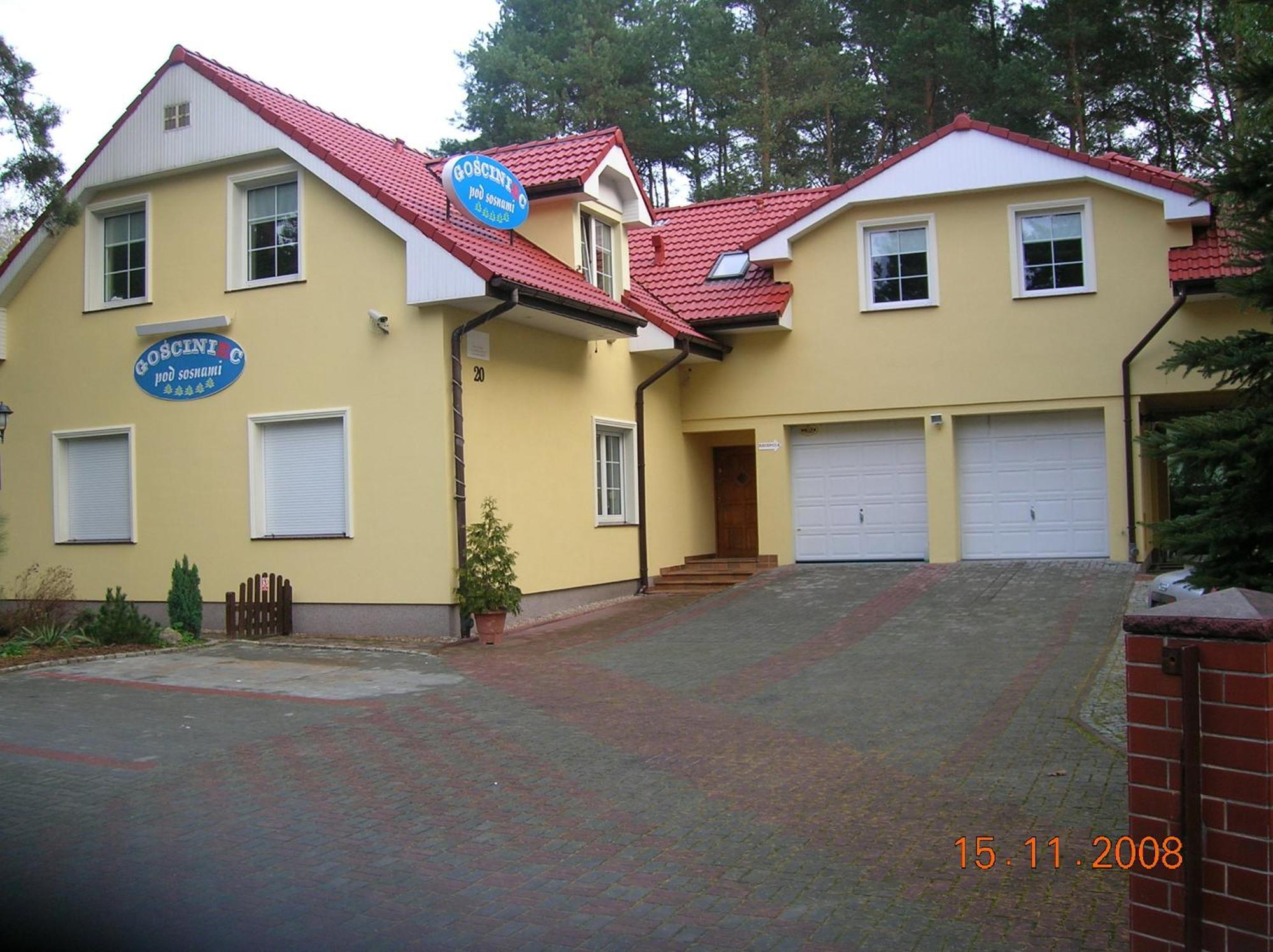 Hotelik Gosciniec Pod Sosnami Drzonkow Guest house 3*
