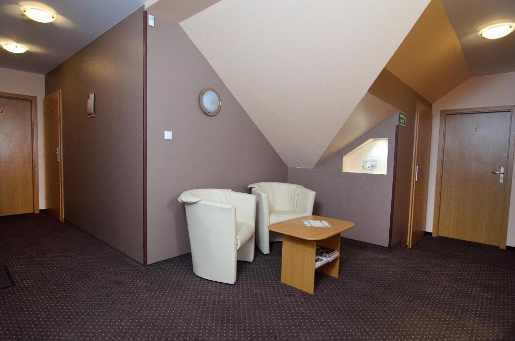 Hotelik Gosciniec Pod Sosnami Drzonkow Zielona Gora (Lubuskie)