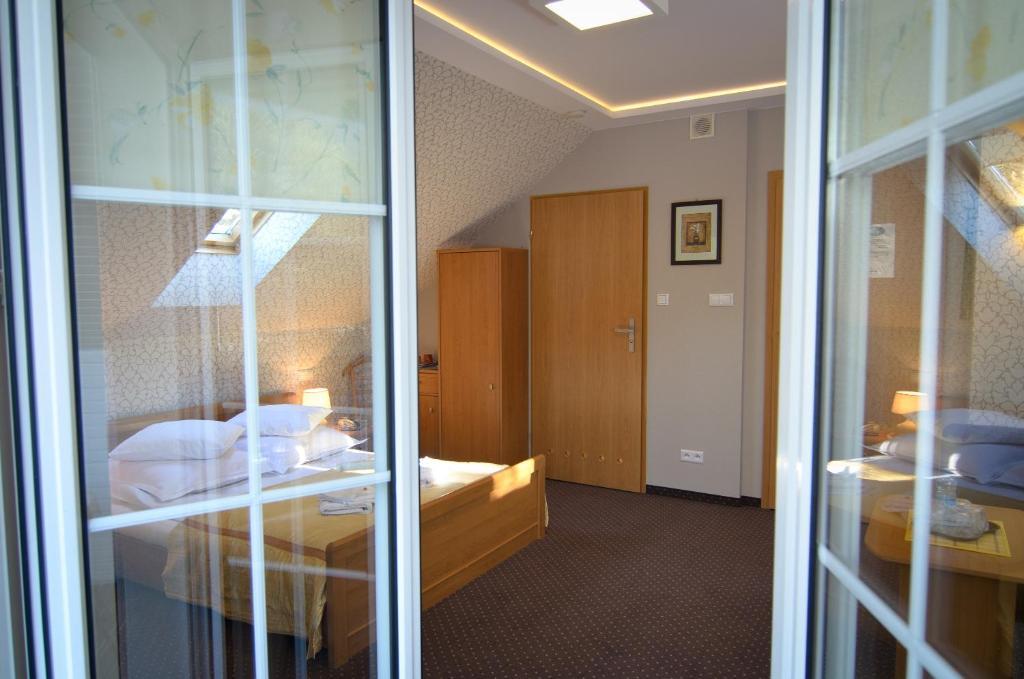 Hotelik Gosciniec Pod Sosnami Drzonkow Guest house Zielona Gora (Lubuskie)