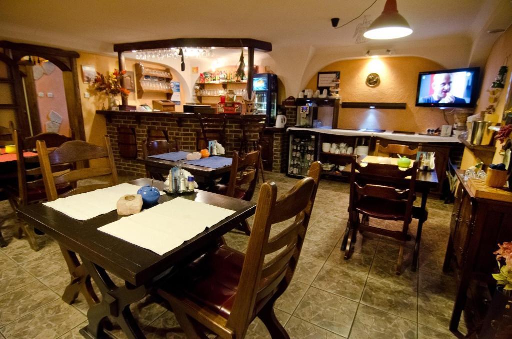 Guest house Hotelik Gosciniec Pod Sosnami Drzonkow 3*