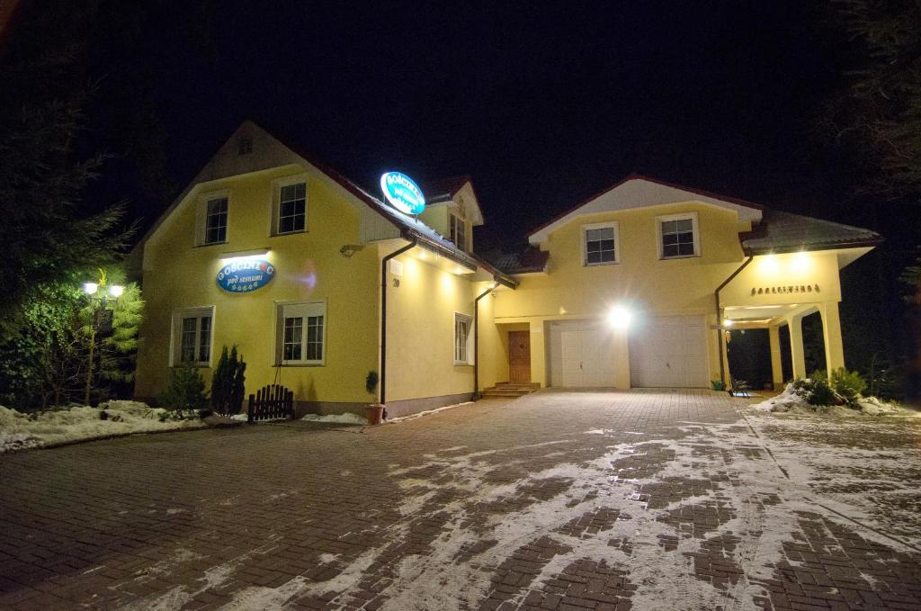 Hotelik Gosciniec Pod Sosnami Drzonkow Guest house 3*