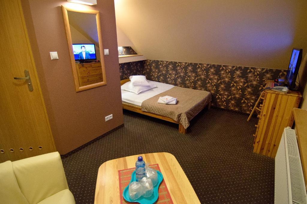 Hotelik Gosciniec Pod Sosnami Drzonkow Guest house 3*